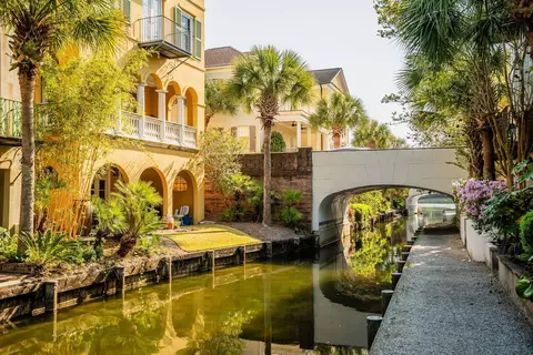 19 Krier Ln, Mount Pleasant, SC 29464