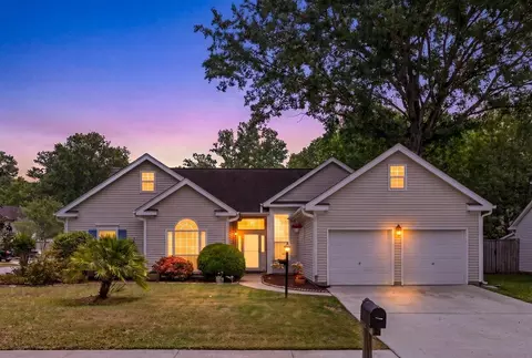 108 Chesterton Dr, Goose Creek, SC 29445