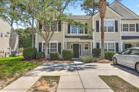 9008 Maple Grove Dr, Summerville, SC 29485