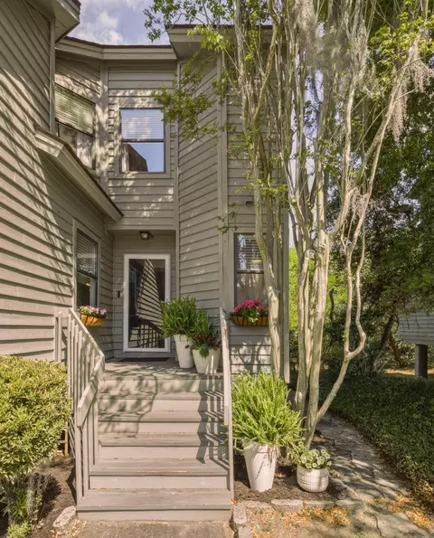 1069 Marsh Court Ln, Mount Pleasant, SC 29464