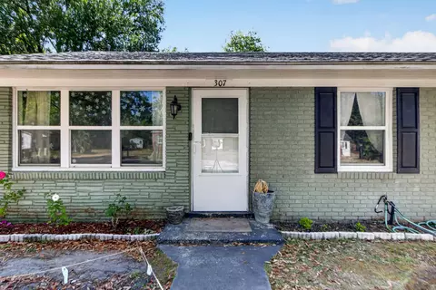 307 Thompson St, Walterboro, SC 29488