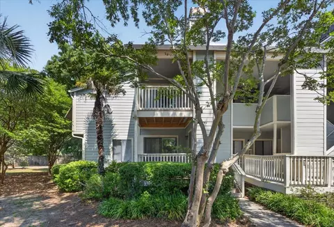 1481 Center St #1301, Mount Pleasant, SC 29464