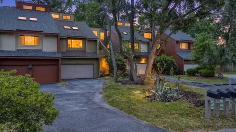43 Arabian Dr, Charleston, SC 29407