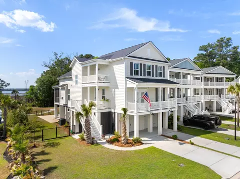 523 Spring Hollow Dr, Charleston, SC 29492