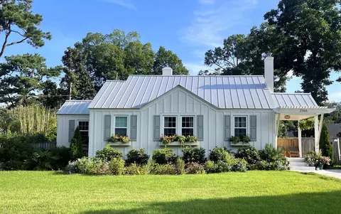 2166 Saint James Dr, Charleston, SC 29412