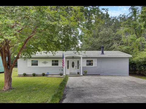 1107 Hawthorne Rd, Hanahan, SC 29410