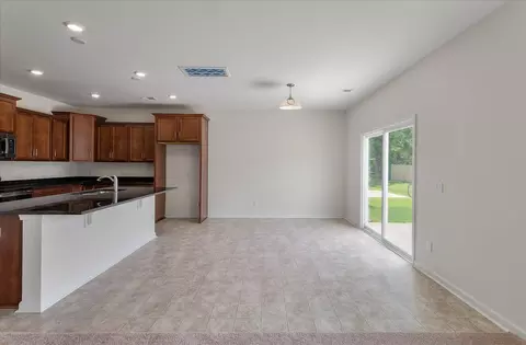 Living - 353 Blue Oak Dr, Moncks Corner, SC 29461 photo 3 of 3