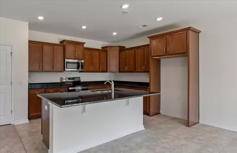 Kitchen - 353 Blue Oak Dr, Moncks Corner, SC 29461 photo 5 of 10