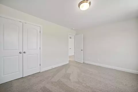Bedroom - 353 Blue Oak Dr, Moncks Corner, SC 29461 photo 4 of 8