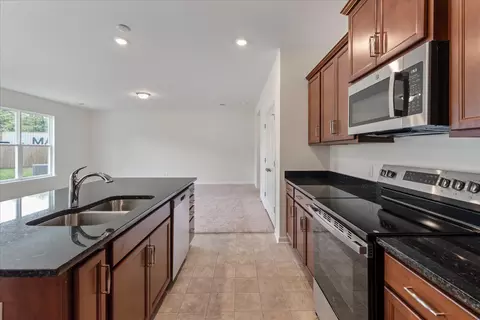 Kitchen - 353 Blue Oak Dr, Moncks Corner, SC 29461 photo 2 of 10