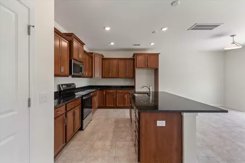 Kitchen - 353 Blue Oak Dr, Moncks Corner, SC 29461 photo 3 of 10