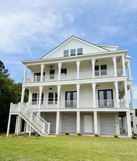 1051 Capersview Ct, Awendaw, SC 29429