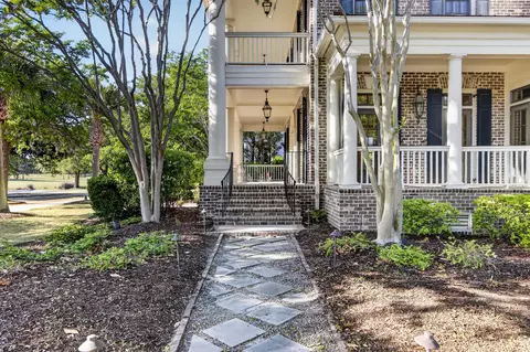 659 Island Park Dr, Daniel Island, SC 29492