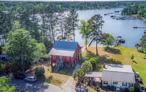 1296 Levi St, Manning, SC 29102