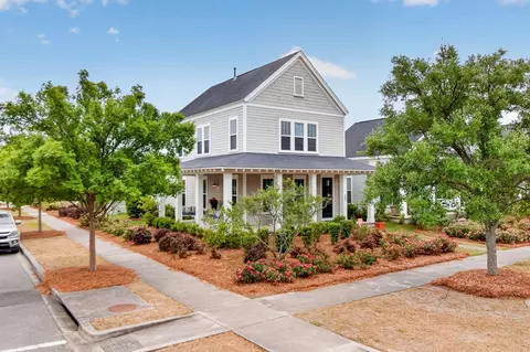 203 Gnarly Oak Ln, Summerville, SC 29485