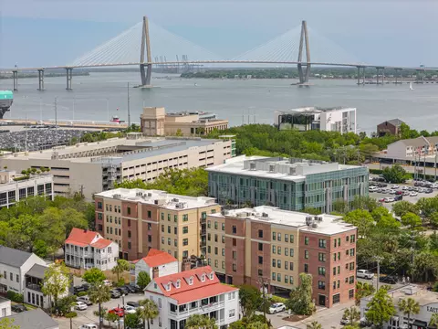 33 Calhoun St #122, Charleston, SC 29401