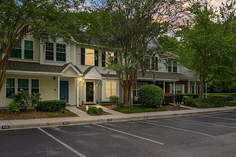 8169 Shadow Oak Dr, North Charleston, SC 29406