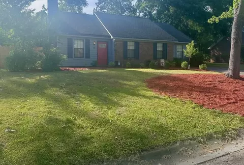 101 Glebe Rd, Summerville, SC 29485