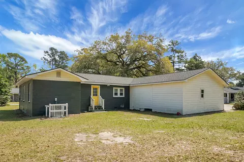 Exterior - 207 Trivers Dr, Moncks Corner, SC 29461 photo 4 of 12