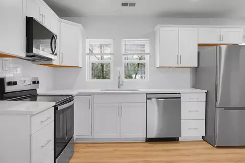 Kitchen - 207 Trivers Dr, Moncks Corner, SC 29461 photo 3 of 5