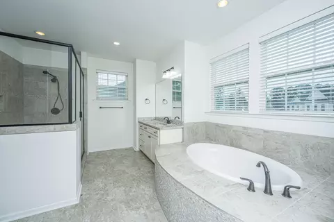 Bath - 417 Stonefield Cir, Moncks Corner, SC 29461 photo 2 of 6