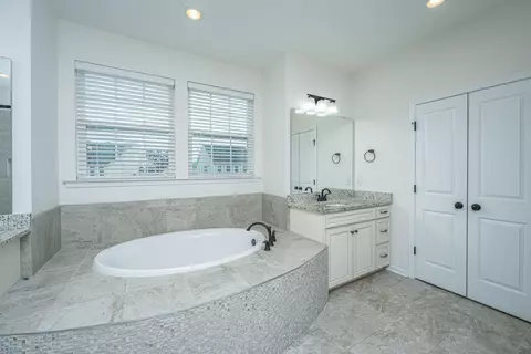 Bath - 417 Stonefield Cir, Moncks Corner, SC 29461 photo 1 of 6