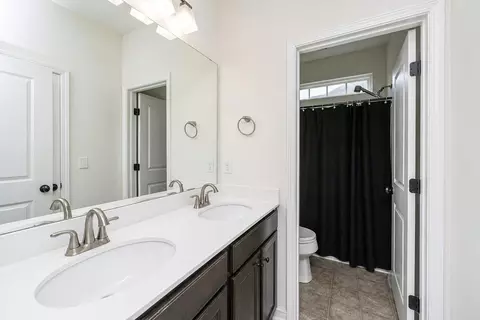 Bath - 417 Stonefield Cir, Moncks Corner, SC 29461 photo 5 of 6