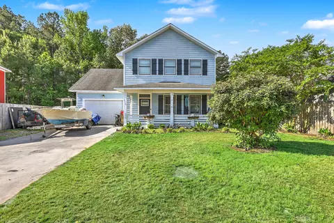 135 Brightwood Dr, Huger, SC 29450