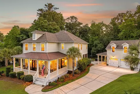 1100 Lands End Dr, Hanahan, SC 29410