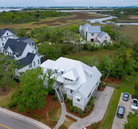 835 Dunham St, Daniel Island, SC 29492
