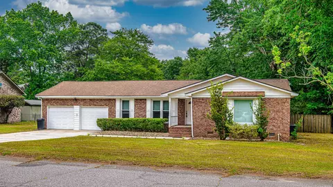 125 Mellard Dr, Goose Creek, SC 29445