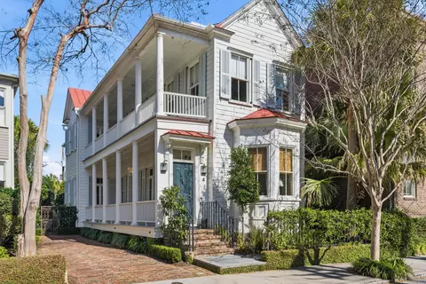 4 Wentworth St, Charleston, SC 29401