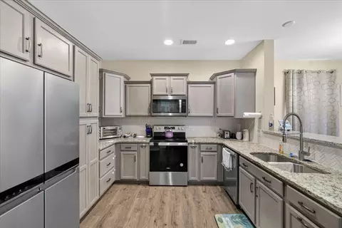 Kitchen - 426 Thoroughbred Dr, Moncks Corner, SC 29461 photo 3 of 3