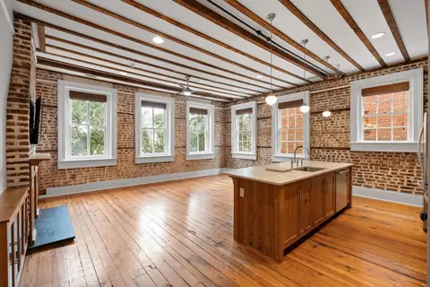 125 Meeting St #D, Charleston, SC 29401