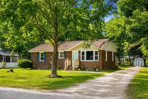 210 Laurel Ave, Goose Creek, SC 29445