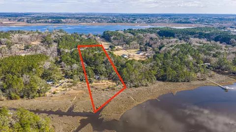 4107 Davison Rd, Ravenel, SC 29470