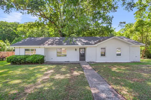 202 Sprucewood Dr, Summerville, SC 29485