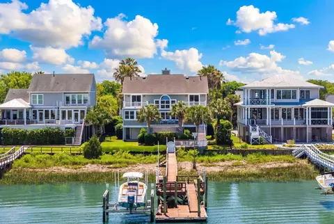 16 Intracoastal Ct, Isle Of Palms, SC 29451