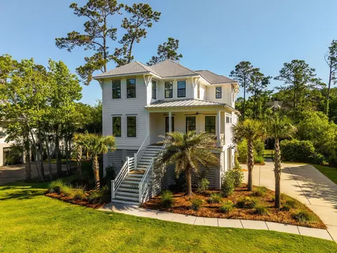1443 Headquarters Plantation Dr, Johns Island, SC 29455