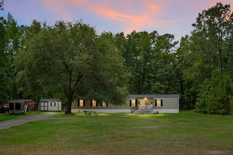 605 Country Club Rd, Andrews, SC 29510