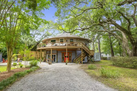 2069 Saint James Dr, Charleston, SC 29412