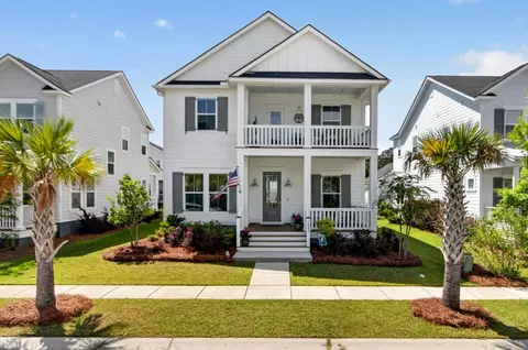 1823 Agate Bay Dr, Mount Pleasant, SC 29466