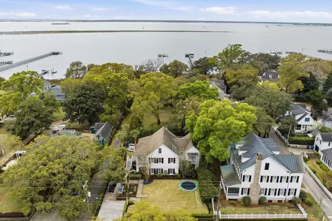 207 Pitt St, Mount Pleasant, SC 29464