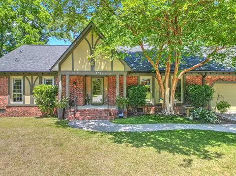 107 Stratford Dr, Summerville, SC 29485