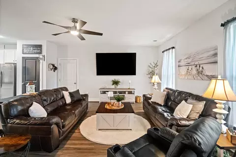 Living - 115 Chancing Bye Ln, Huger, SC 29450 photo 3 of 4