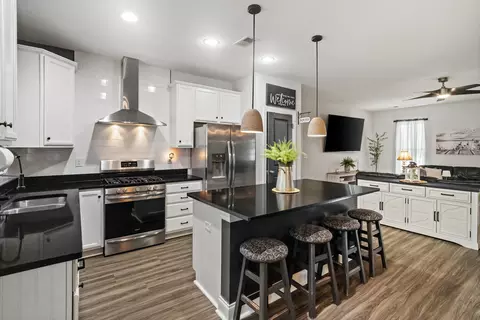 Kitchen - 115 Chancing Bye Ln, Huger, SC 29450 photo 2 of 2