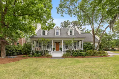 610 Hobcaw Bluff Dr, Mount Pleasant, SC 29464