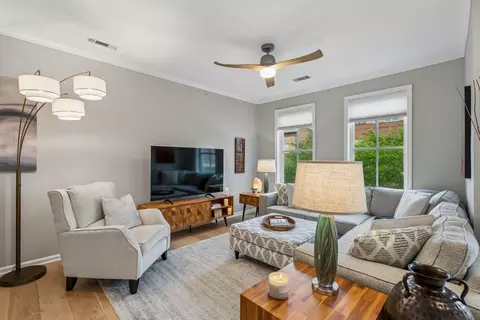 250 Seven Farms Dr #302, Charleston, SC 29492
