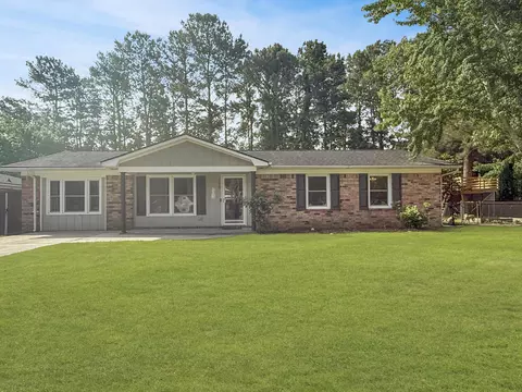 135 Mulberry Dr, Summerville, SC 29486
