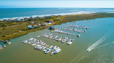 67 W 10th St #A-6, Folly Beach, SC 29439